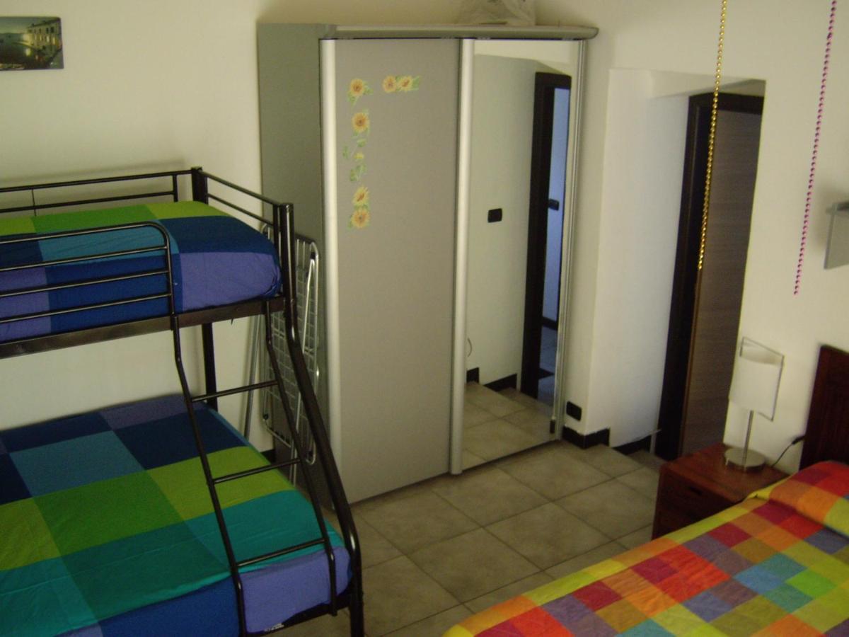 Apartamento Il Boschetto Torri Del Benaco Exterior foto